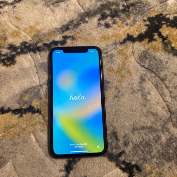 iPhone - Picture 3 of 3